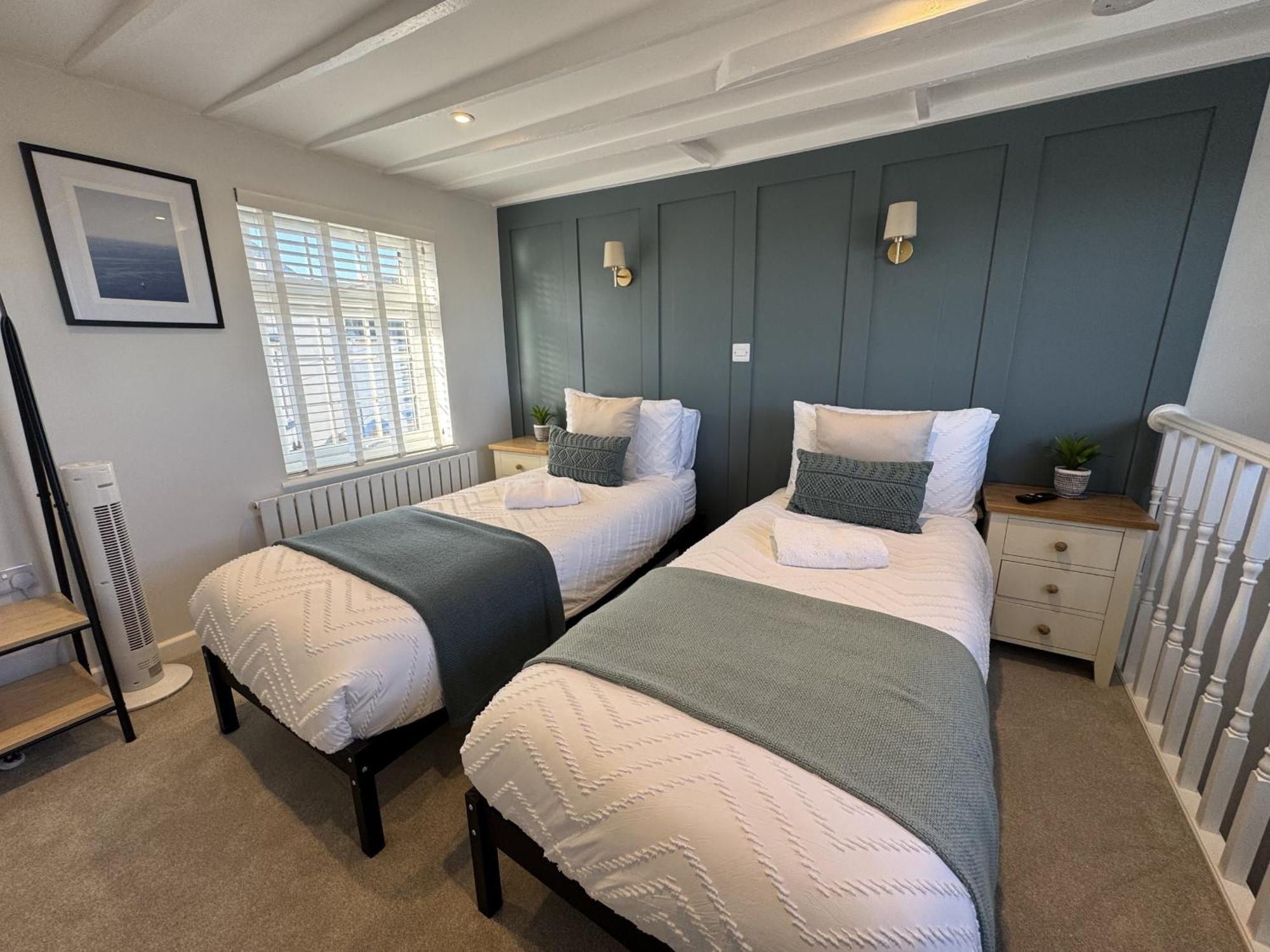 Вілла Driftwood House - Luxury Dog-Friendly Townhouse In Cowes, Steps From Marina Каус Екстер'єр фото