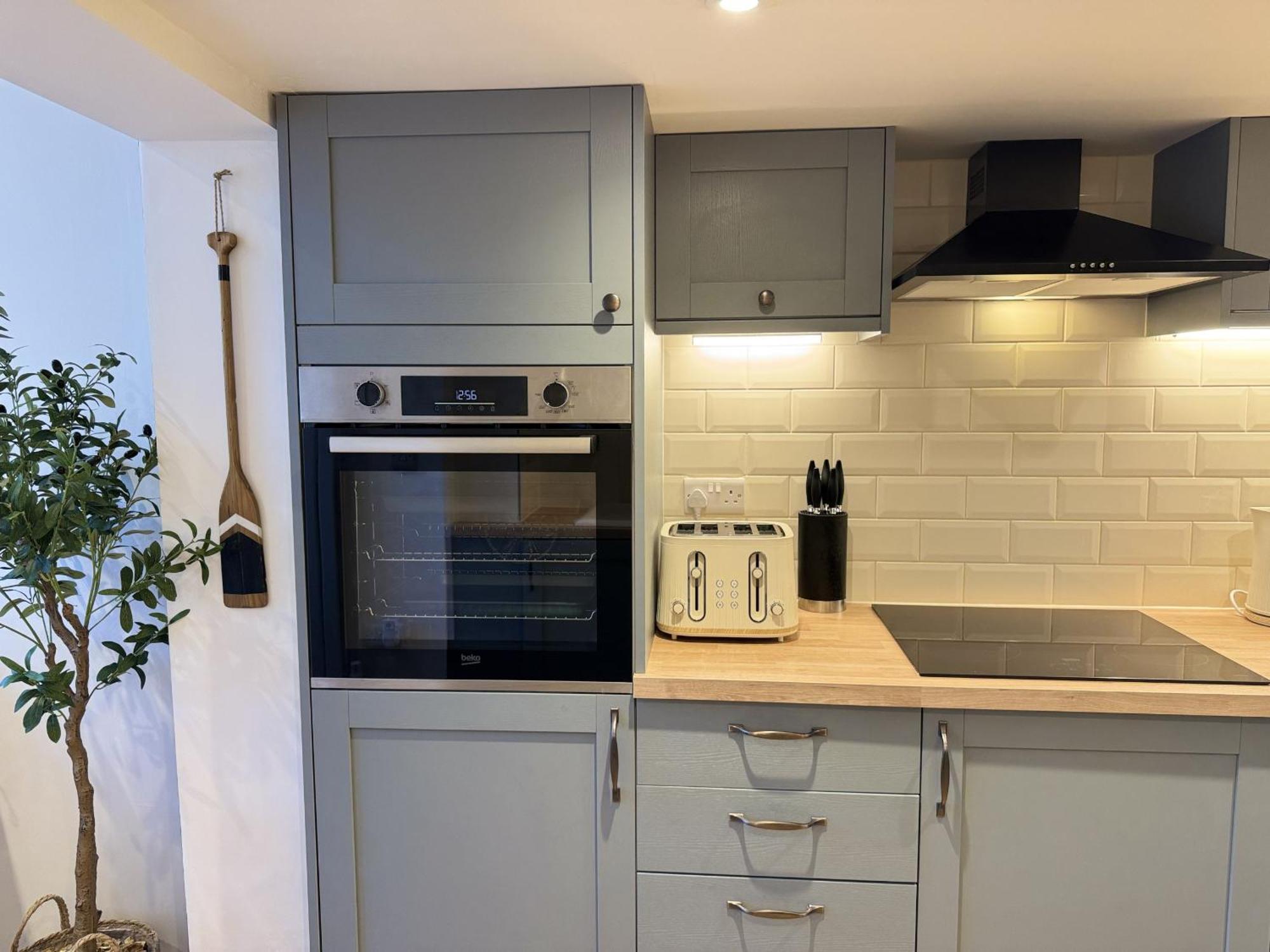 Вілла Driftwood House - Luxury Dog-Friendly Townhouse In Cowes, Steps From Marina Каус Екстер'єр фото